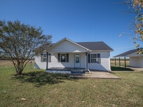 8606 Old Railroad Bed Rd in Toney, AL - Building Photo - Building Photo