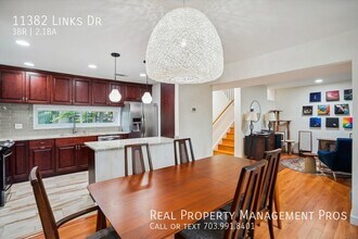 11382 Links Dr in Reston, VA - Building Photo - Building Photo