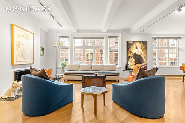 40 E 62nd St in New York, NY - Building Photo - Building Photo