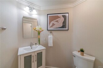5 Bretagne in Newport Beach, CA - Building Photo - Building Photo
