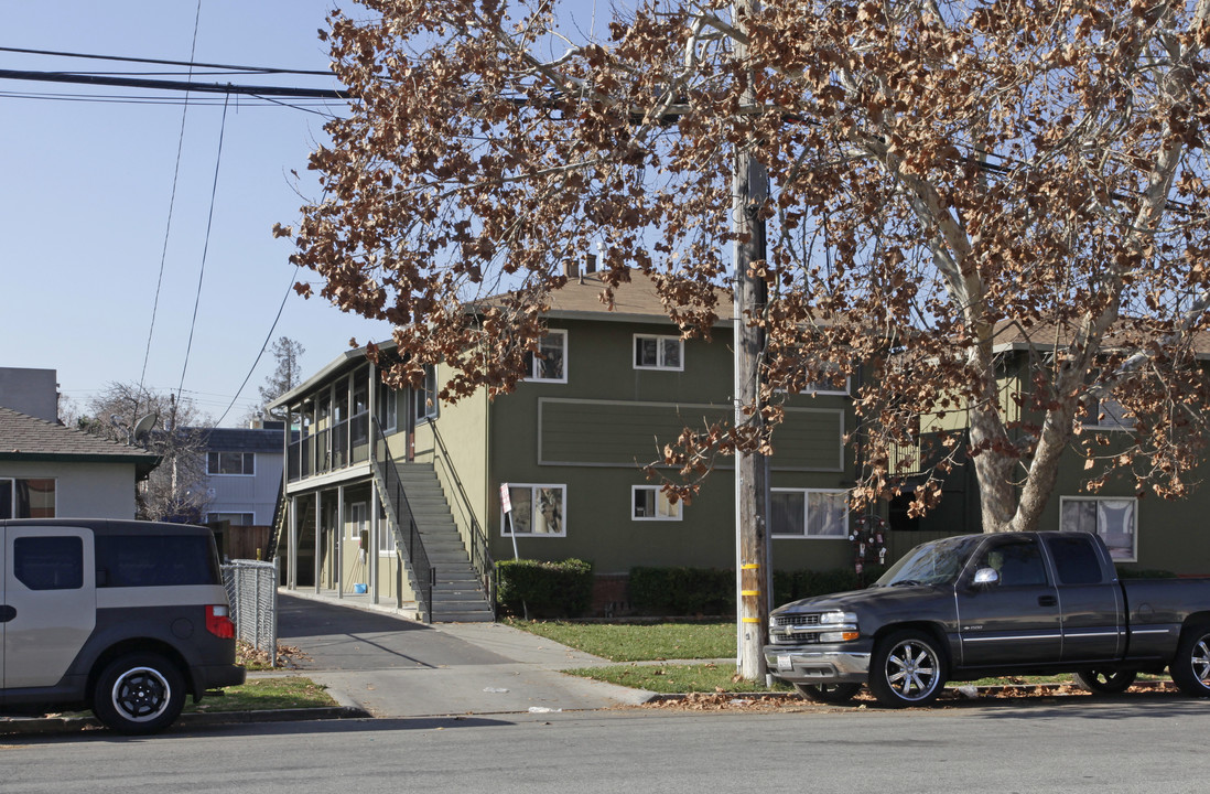 1077 N 5th St in San Jose, CA - Foto de edificio