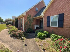 2331 Oxford Dr in Pensacola, FL - Building Photo - Building Photo