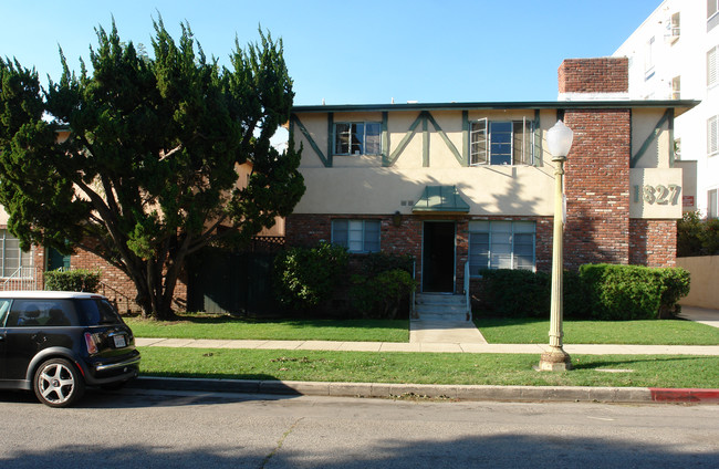 1827 Manning Ave in Los Angeles, CA - Building Photo - Building Photo