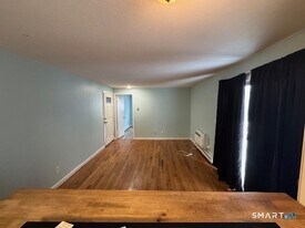 9 -2 Kent Ct in Ashford, CT - Building Photo