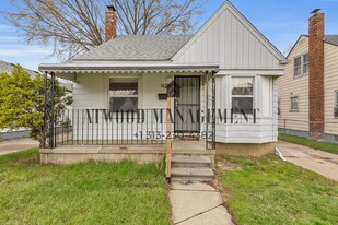 This beautifully updated 3-bedroom, 1-bath single-family home is ready for move-in! in Detroit, MI - Building Photo