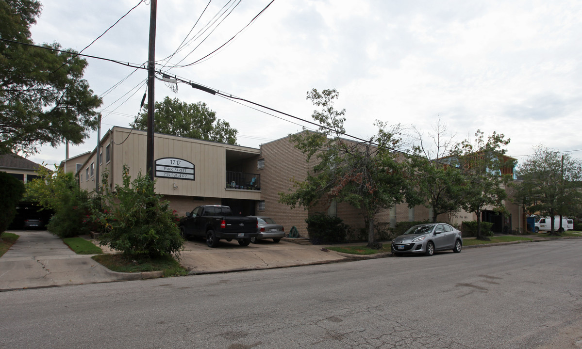 1717 Park Apartments in Houston, TX - Building Photo