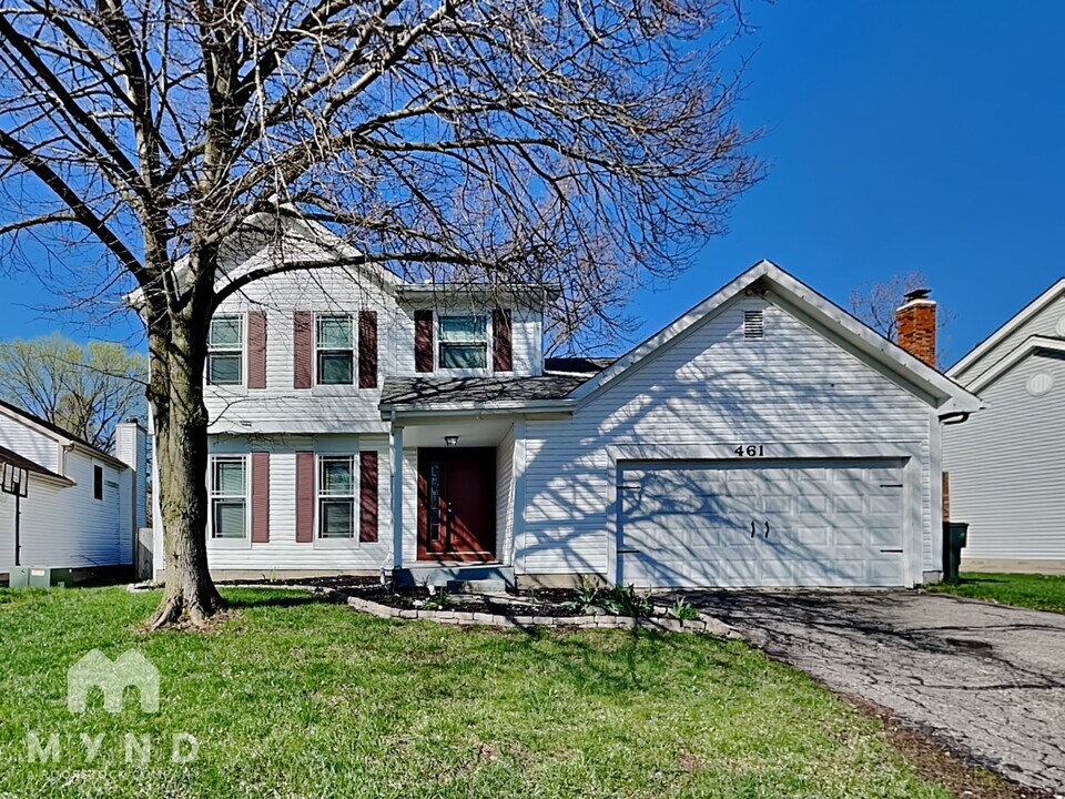 461 Round Up Dr in Galloway, OH - Building Photo