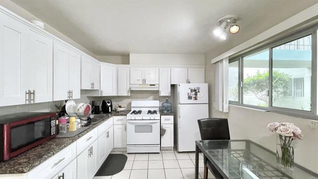 4875 Cole St-Unit -46 in San Diego, CA - Building Photo