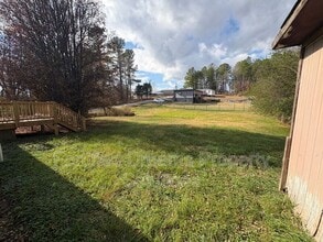 5811 Uwharrie Rd in Archdale, NC - Building Photo - Building Photo