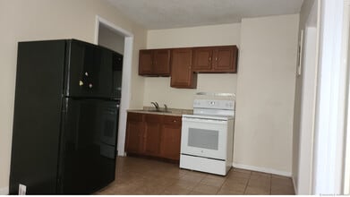 256 Mather St in Hartford, CT - Building Photo - Building Photo