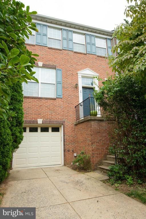 property at 2911 Jessica Ct