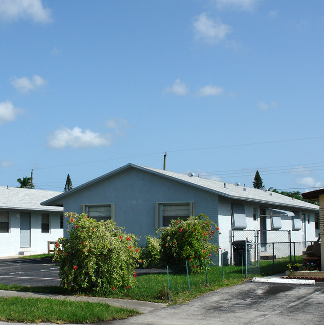 5928-5930 Garfield St in Hollywood, FL - Foto de edificio - Building Photo