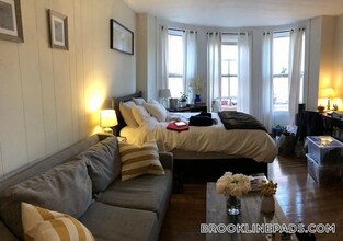 1063 Beacon St in Brookline, MA - Building Photo - Building Photo