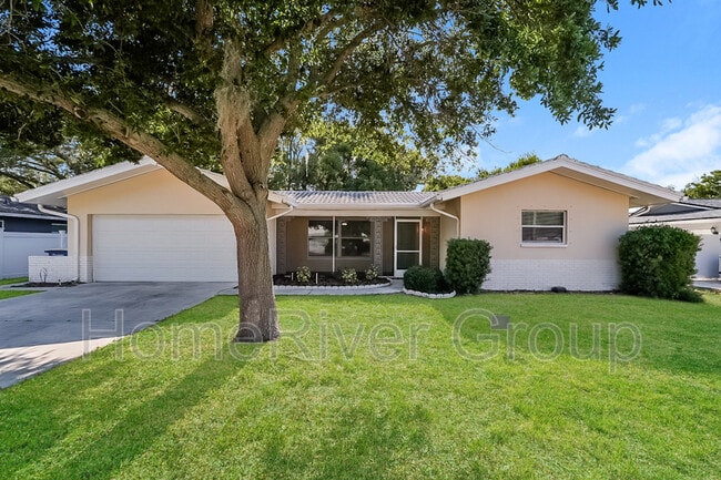 property at 2046 Little Neck Rd