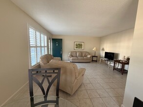 2800 Indian River Blvd, Unit N1 in Vero Beach, FL - Building Photo - Building Photo