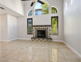 8778 Villa La Rae Ave in Las Vegas, NV - Building Photo - Building Photo
