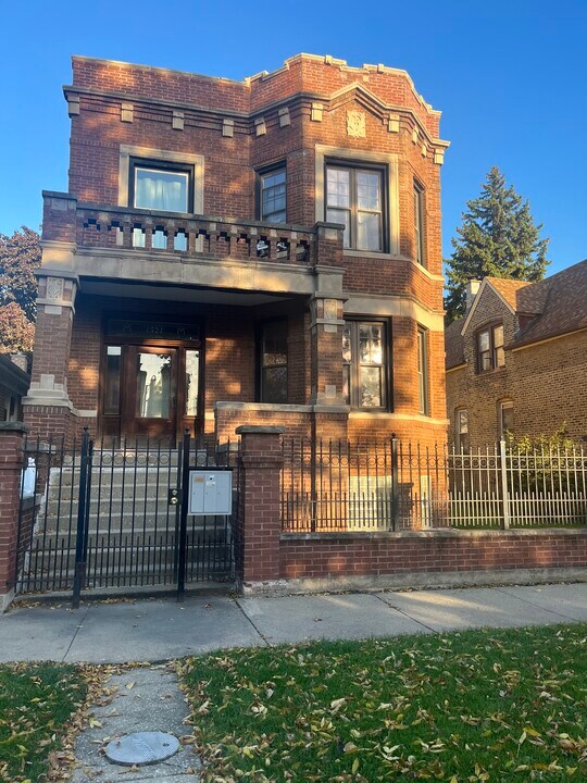 1521 N Springfield Ave in Chicago, IL - Building Photo