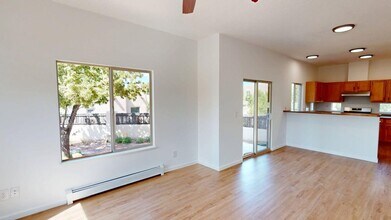 4 Calle Las Casas in Santa Fe, NM - Building Photo - Building Photo