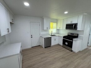 618-620 W 6th St in Long Beach, CA - Building Photo - Building Photo
