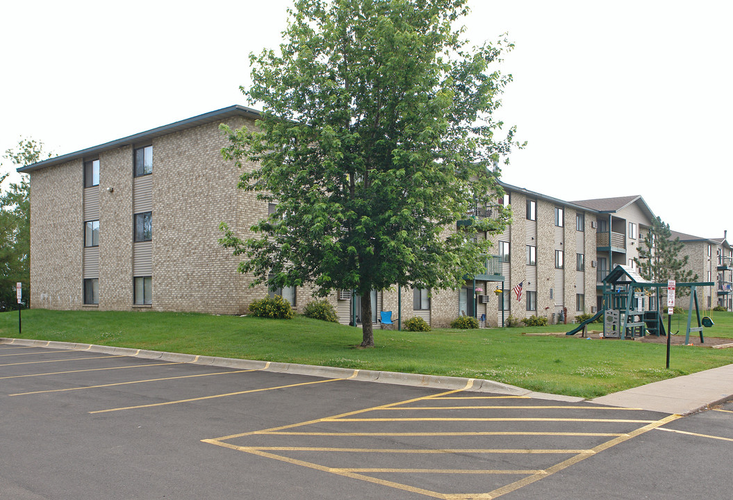 Autumn Hills Apartments in Forest Lake, MN - Building Photo