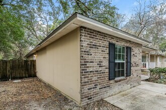 2140 Thomas Ct in Jacksonville, FL - Building Photo - Building Photo
