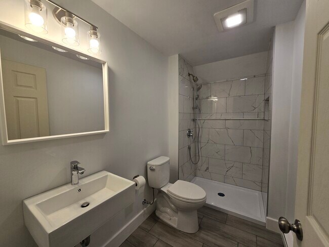 22 Newcastle Rd, Unit 22 in Boston, MA - Building Photo - Building Photo