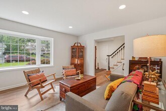 8209 Langbrook Rd in West Springfield, VA - Building Photo - Building Photo
