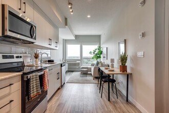 The Edward Block in Edmonton, AB - Building Photo - Building Photo