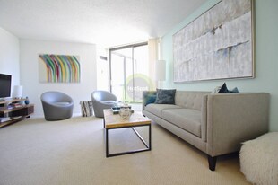 774 N Dearborn St in Chicago, IL - Building Photo