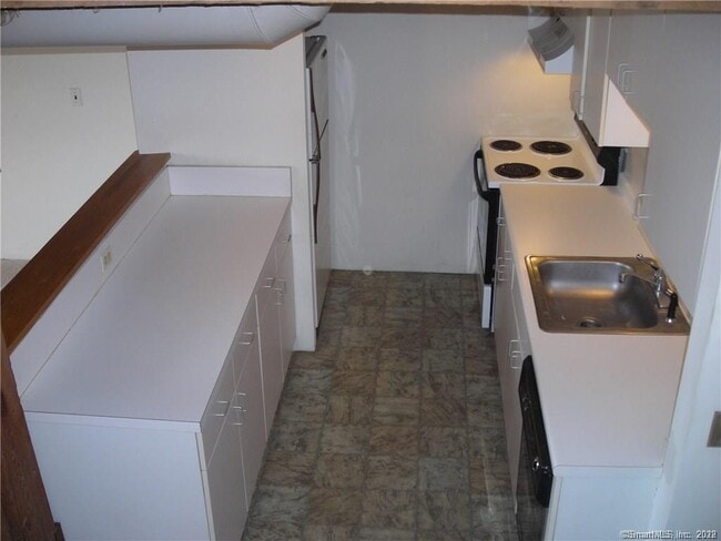 68 Thermos Ave in Norwich, CT - Building Photo - Building Photo