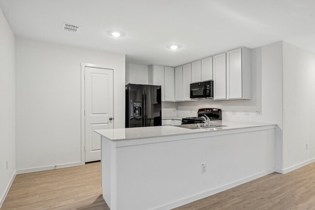 property at 7913 Rutherford Ln
