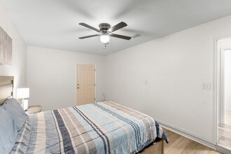 629 Sandalwood Dr in Destin, FL - Foto de edificio - Building Photo
