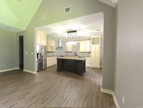 125 Collier Dr in Richwood, TX - Building Photo - Building Photo