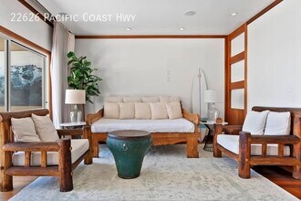 22626 Pacific Coast Hwy in Malibu, CA - Building Photo - Building Photo