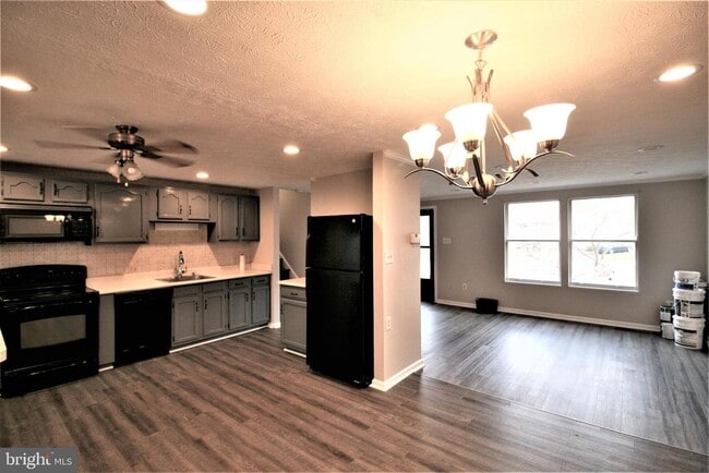 property at 507 Smoketree Ct