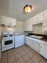 5616 Rocket St, Unit 5616 in Lakewood, CA - Foto de edificio - Building Photo