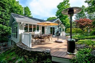 172 Ponus Ave in Norwalk, CT - Building Photo - Building Photo