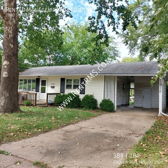property at 1200 SW 31st St