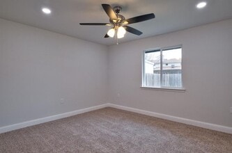 5745 37th St in Lubbock, TX - Building Photo - Building Photo