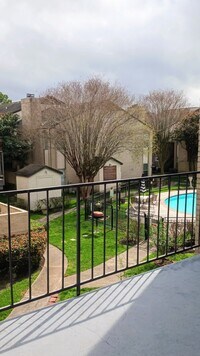 2021 Spenwick Dr photo'