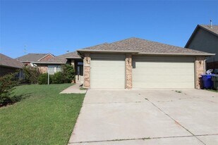 512 Woodsong Dr in Norman, OK - Building Photo