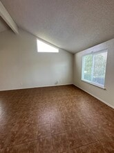 2352 N Katy Ave in Fresno, CA - Building Photo - Building Photo