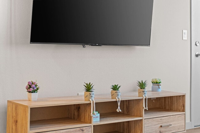 711 W Broadway Rd in Tempe, AZ - Building Photo - Building Photo