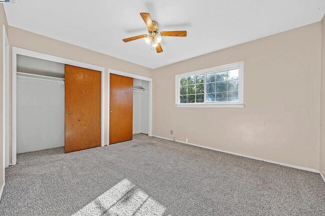 property at 1318 Perth Ct