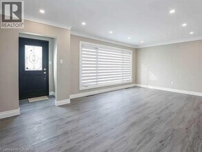 8 Frederick St in St Catharines, ON - Building Photo - Building Photo