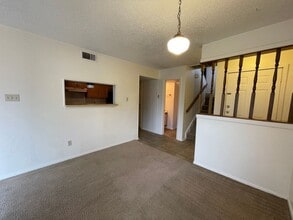 1218 Royal Crest Dr in Killeen, TX - Building Photo - Building Photo