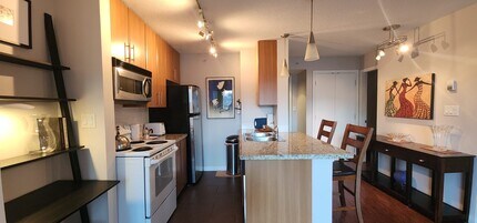 689 Abbott St in Vancouver, BC - Building Photo - Building Photo