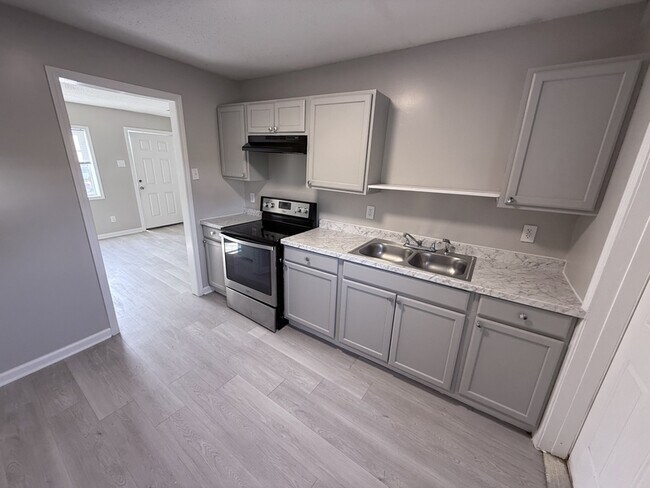 1155 N Belvedere Blvd in Memphis, TN - Building Photo - Building Photo