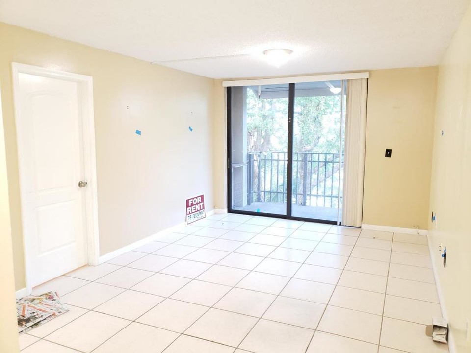 3611 SW 117th Ave-Unit -10-402 in Miami, FL - Building Photo