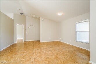 109 Ocean Park Dr in Lehigh Acres, FL - Building Photo - Building Photo